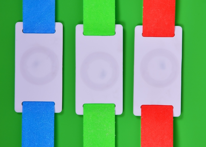 ¿Qué tipos de pulseras RFID existen para eventos?